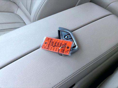 Used 2019 BMW 540i xDrive image 35