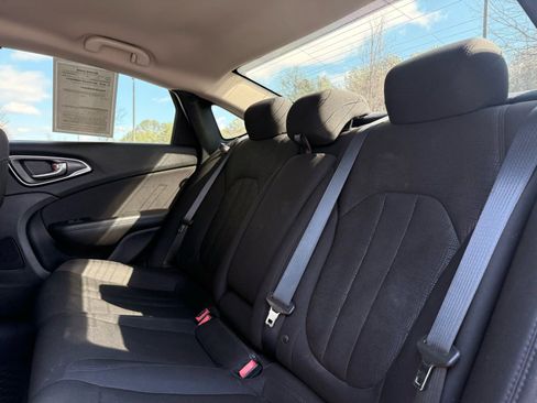 Used 2016 Chrysler 200 Limited image 25