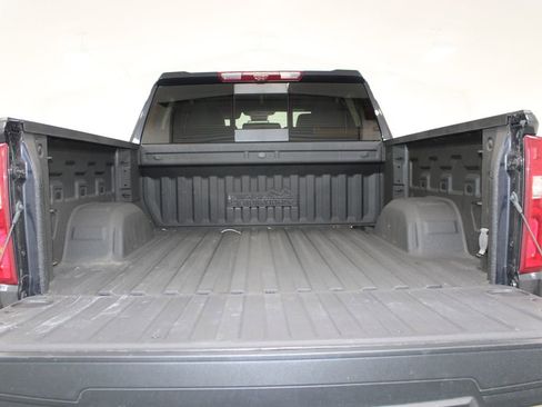 Used 2023 Chevrolet Silverado 1500 High Country w/ Technology Package AWD/4WD image 11