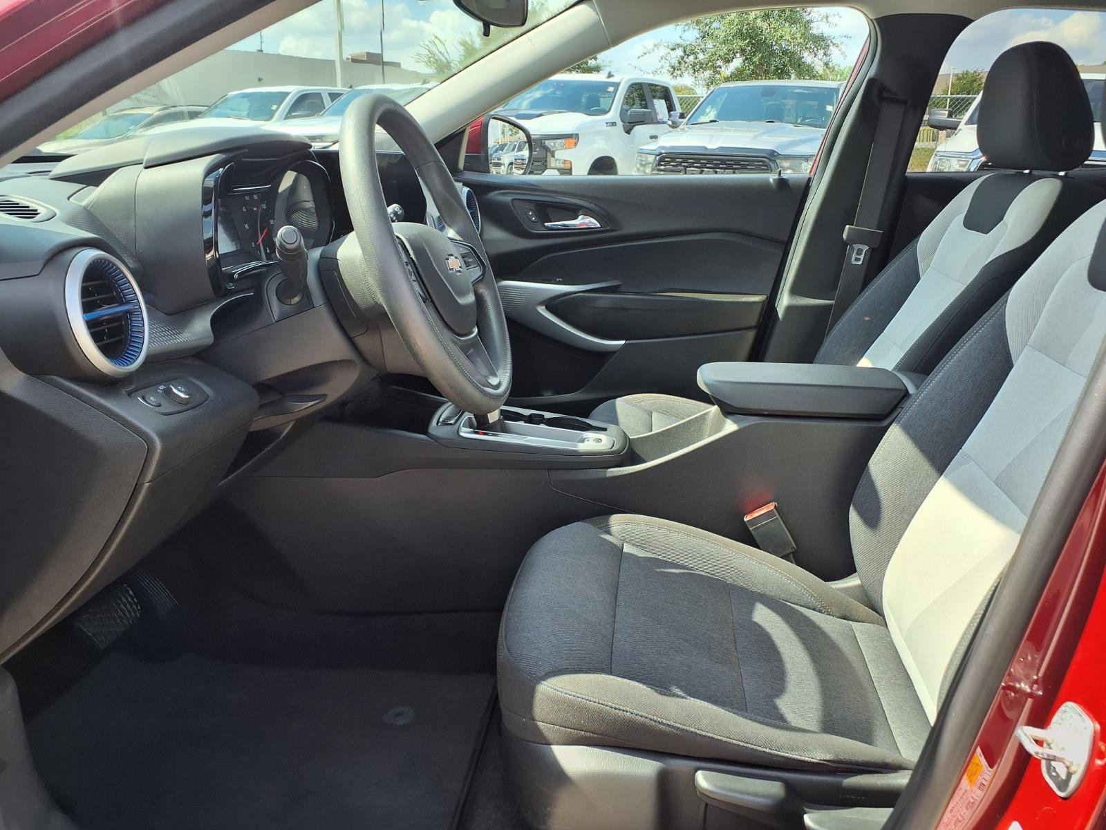Used 2024 Chevrolet Trax LS w/ LS Convenience Package FWD image 17