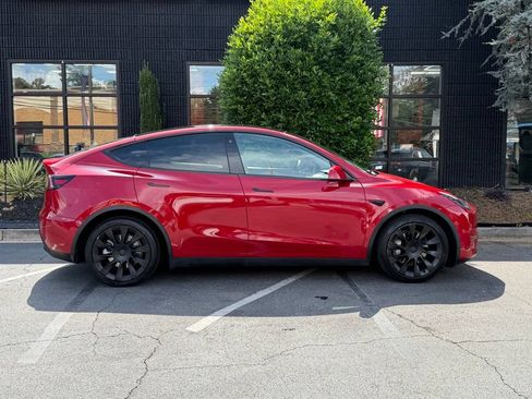 Used 2022 Tesla Model Y Long Range AWD/4WD image 21
