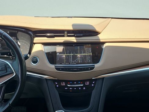 Used 2019 Cadillac XT5 Platinum AWD/4WD image 14