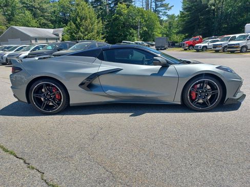 Used 2022 Chevrolet Corvette Stingray Premium Conv w/ Z51 Performance Package RWD image 3