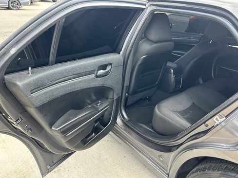 Used 2019 Chrysler 300 Touring w/ Sport Appearance Package RWD image 15