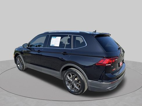 Certified 2022 Volkswagen Tiguan SE FWD image 6