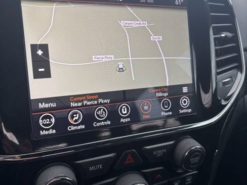 Used 2019 Jeep Grand Cherokee Altitude AWD/4WD image 14
