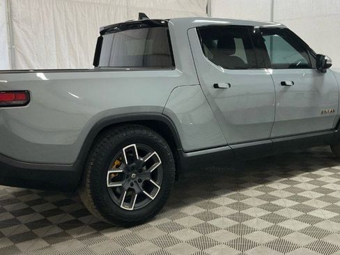 Used 2022 Rivian R1T Adventure image 4