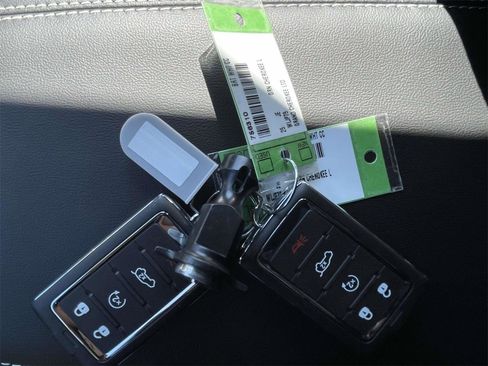 New 2025 Jeep Grand Cherokee L Limited w/ Luxury Tech Group II image 37