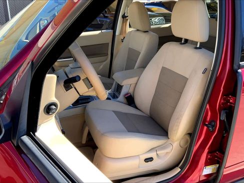 Used 2009 Ford Escape XLT image 8