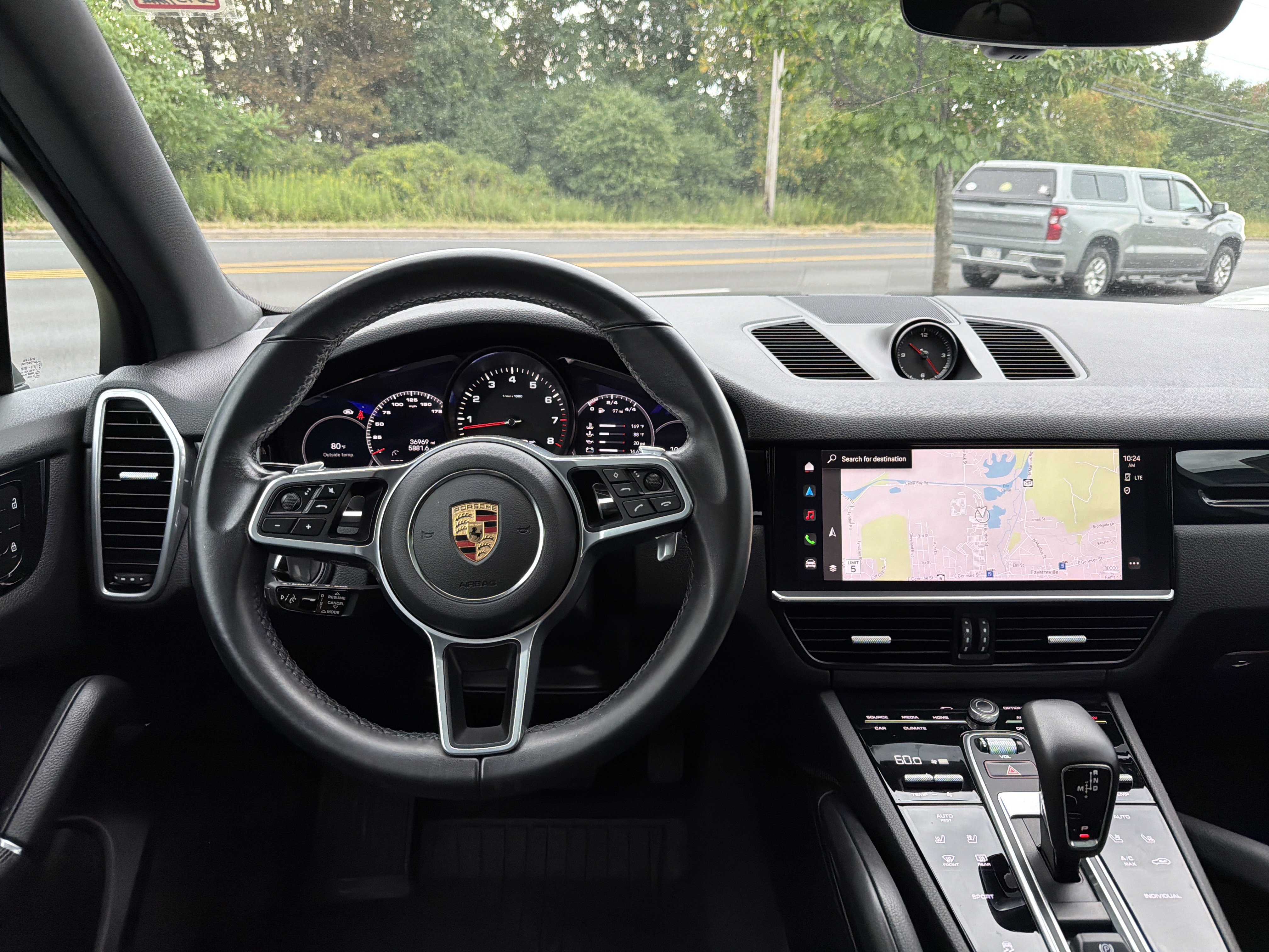 Used 2022 Porsche Cayenne AWD/4WD image 12