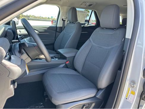 New 2026 Ford Explorer Active RWD image 15