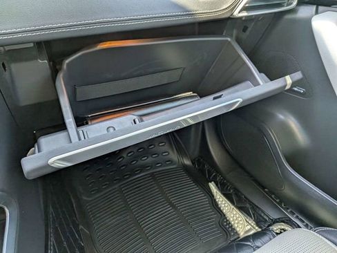 Used 2020 Jaguar F-PACE R-Sport image 28