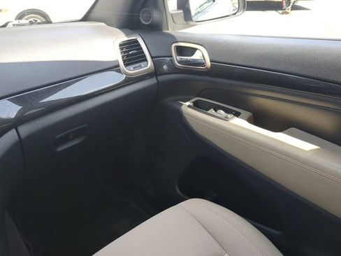 Used 2016 Jeep Grand Cherokee Laredo 75th Anniversary RWD image 19