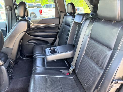 Used 2017 Jeep Grand Cherokee Limited w/ Luxury Group II AWD/4WD image 13