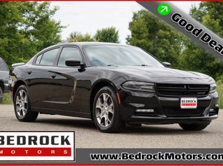 Used 2015 Dodge Charger SXT image 1