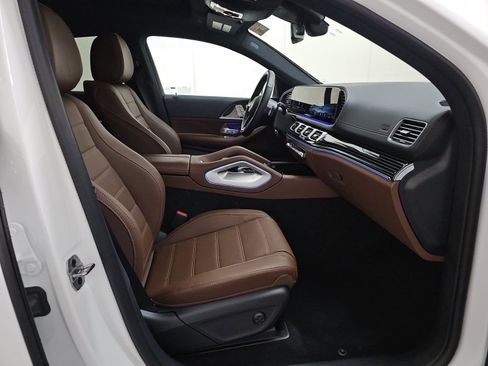 Used 2025 Mercedes-Benz GLE 450 4MATIC Coupe image 11