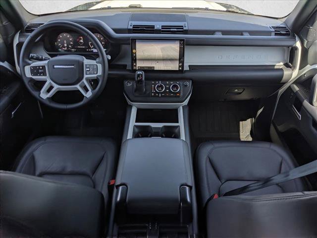 Used 2025 Land Rover Defender 110 X-Dynamic SE AWD/4WD image 18