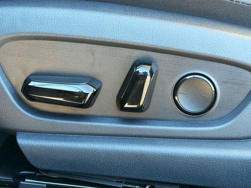 New 2025 Lexus ES 350 w/ Premium Package image 25