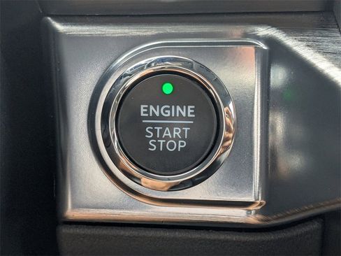 Used 2022 Ford F150 Lariat w/ Equipment Group 501A Mid image 32