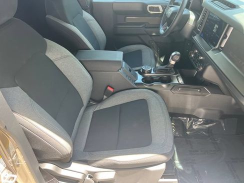 Used 2026 Ford Bronco 2-Door w/ Sasquatch Package AWD/4WD image 16