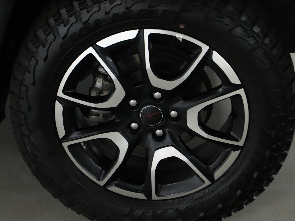 Used 2025 Jeep Compass Trailhawk AWD/4WD image 38