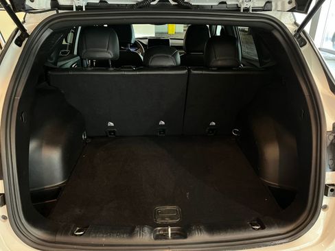 Used 2025 Jeep Compass Trailhawk AWD/4WD image 31