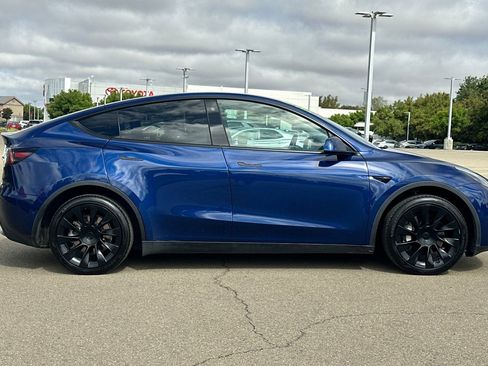 Used 2021 Tesla Model Y Long Range AWD/4WD image 3