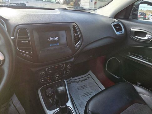 Used 2018 Jeep Compass Latitude w/ Popular Equipment Group AWD/4WD image 17