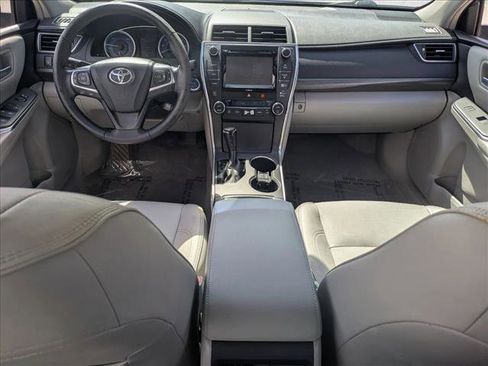 Used 2016 Toyota Camry XLE w/ Moonroof Package image 15