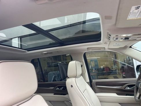 Used 2021 GMC Yukon Denali w/ Denali Premium Package image 12