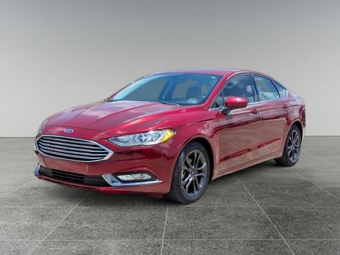 Used 2018 Ford Fusion SE w/ Equipment Group 201A FWD image 1