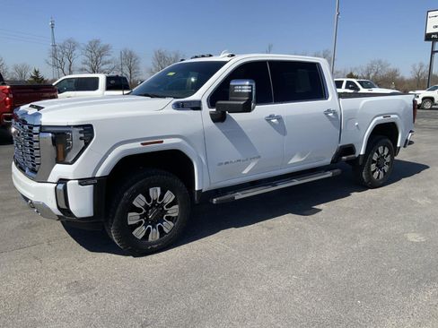 Used 2024 GMC Sierra 3500 Denali AWD/4WD image 9