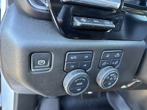 Used 2025 Chevrolet Silverado 2500 LTZ w/ LTZ Premium Package image 27