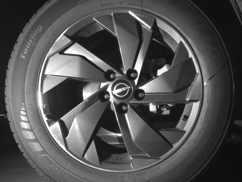 Used 2025 Nissan Rogue SV FWD image 13