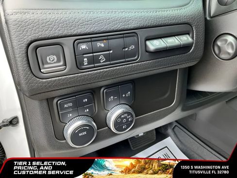 Used 2021 GMC Yukon Denali AWD/4WD image 32