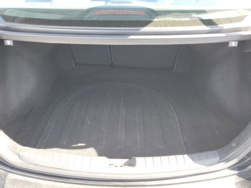 Used 2017 Hyundai Elantra SE image 9