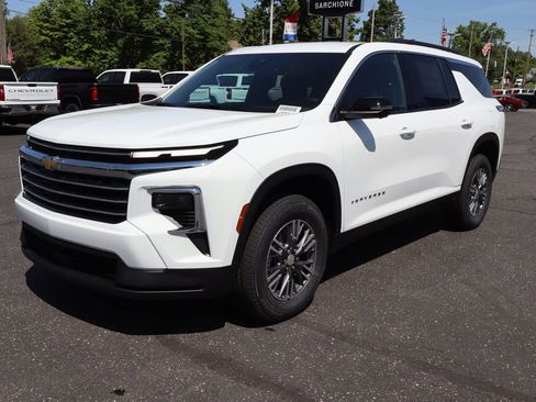 New 2026 Chevrolet Traverse LT w/ Driver Confidence Package AWD/4WD image 28