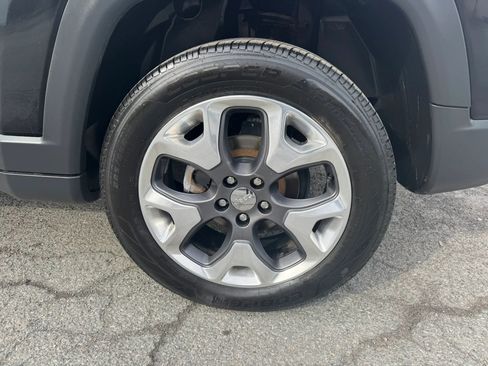 Used 2018 Jeep Compass Limited w/ Navigation Group AWD/4WD image 30