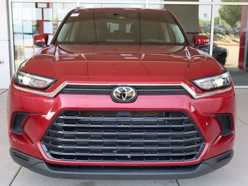 Used 2025 Toyota Grand Highlander AWD Hybrid image 2