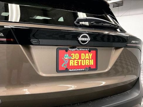 New 2026 Nissan Kicks SV w/ SV Premium Package FWD image 19