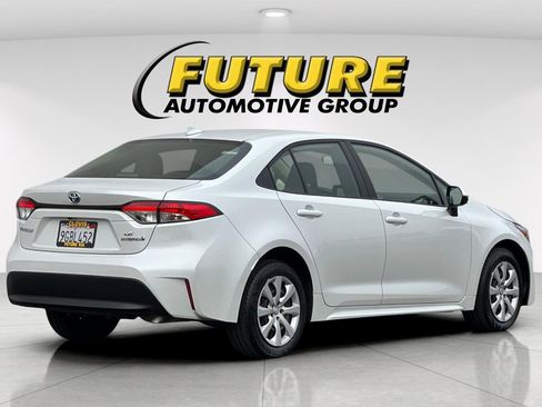 Used 2023 Toyota Corolla Hybrid Sedan image 4