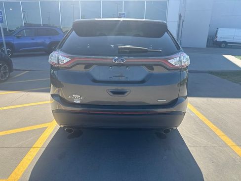 Used 2017 Ford Edge SE FWD image 5