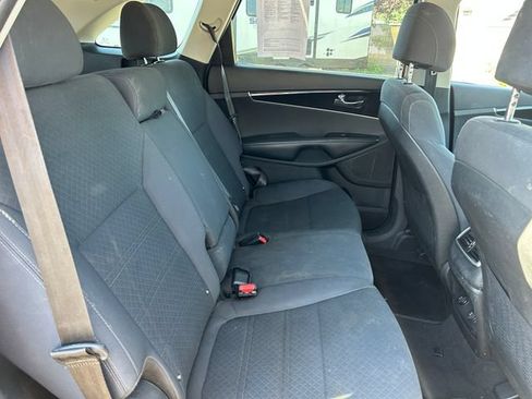 Used 2017 Kia Sorento FWD image 29