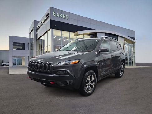Used 2017 Jeep Cherokee Trailhawk w/ Comfort & Convenience Group image 1