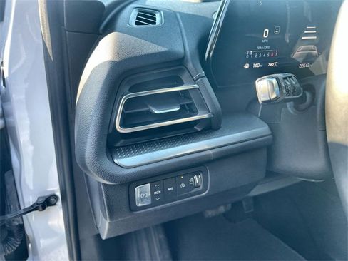 Used 2024 Chevrolet Traverse LS image 17