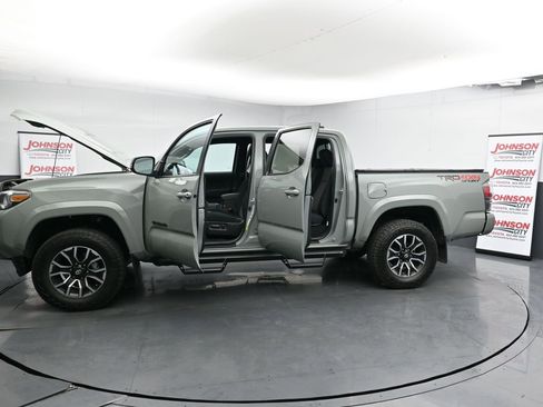 Used 2023 Toyota Tacoma TRD Sport image 28