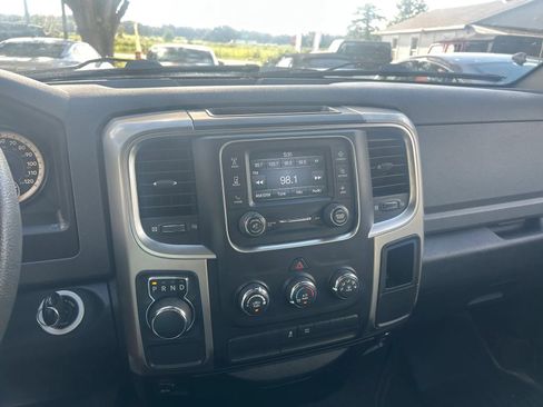 Used 2015 RAM 1500 Classic SLT RWD image 10