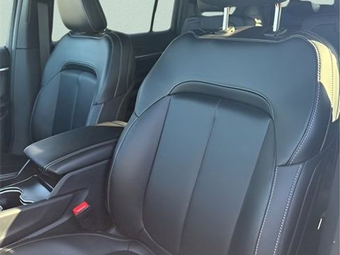 New 2025 Jeep Grand Cherokee L Limited image 18