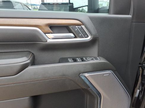 Used 2024 Chevrolet Silverado 2500 High Country w/ High Country Premium Package AWD/4WD image 19