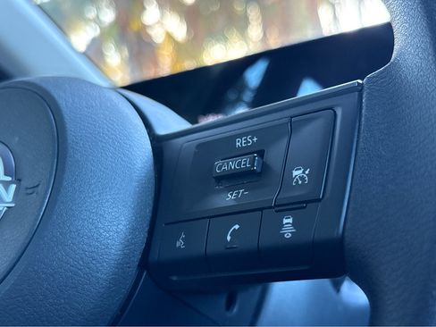 Used 2025 Nissan Kicks S image 13